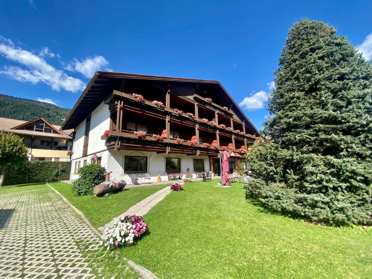 Hotel Garni Living San Candido Exterior photo